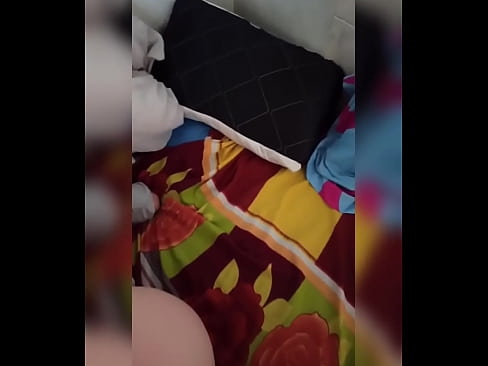 ❤️ Мојата цимерка останува сама дома затоа што маж и оди на одмор и ја користам приликата да ја ебам и да и го наполнам задникот со млеко ☑ Ебате видео кај нас ️❤